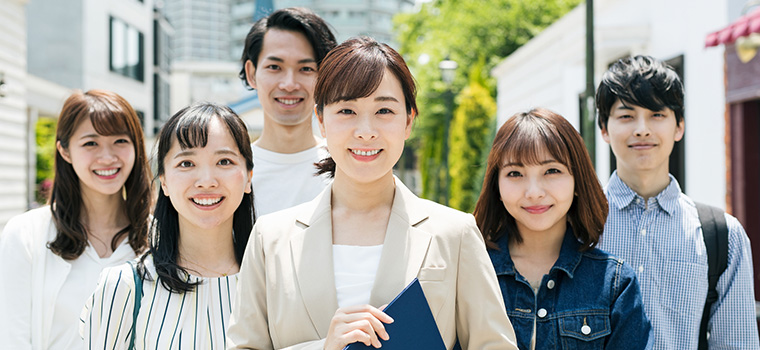 転職活動中の人々のイメージ