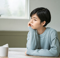 「うつ病かも」と思ったら？初期の特徴と今後の仕事について考えるヒント
