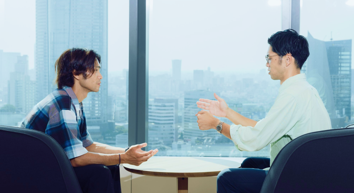 兄の山﨑 剛さん（左）と弟の山﨑 峻さん（写真右）のイメージ