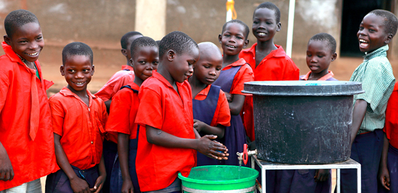 命を守る手洗いを、 アフリカ・ウガンダの地へ サラヤ株式会社